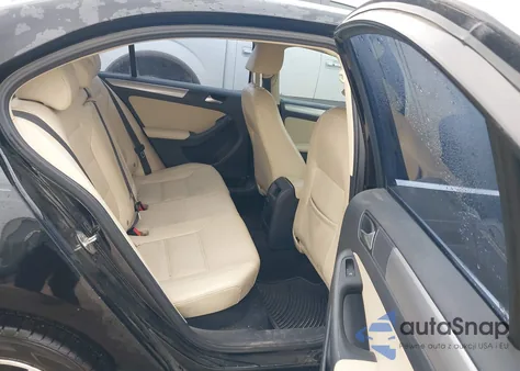 2017 Volkswagen Jetta 1.4T Se z USA, uszkodzony, nr VIN 3VWDB7AJ0HM204511